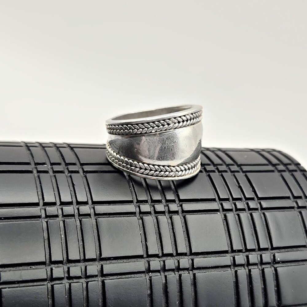 Vintage Sterling Silver Wide Band Ring Size 7.5 | Rope Edge Dome Ring - Picture 5 of 6